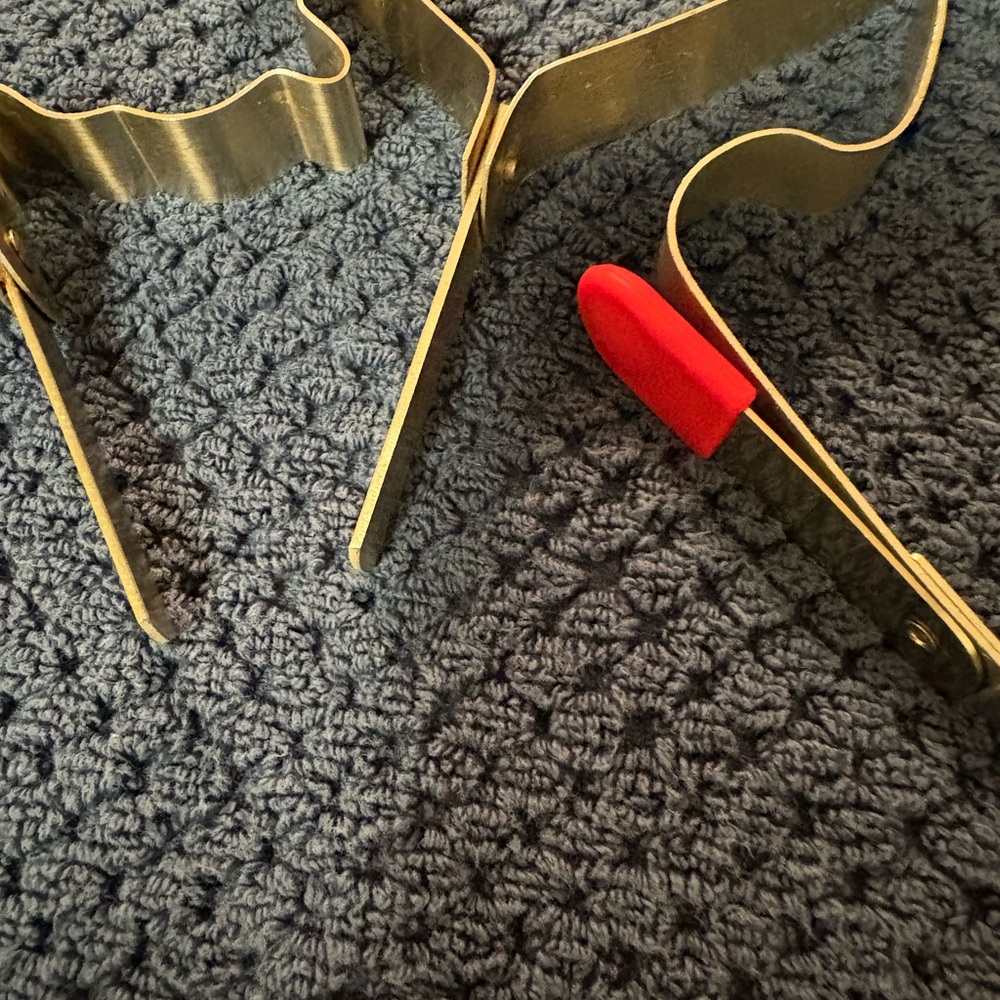 3 Older Metal Pancake/Cookie Treat Cutters - Mitten, Heart & Butterfly - Picture 13 of 16